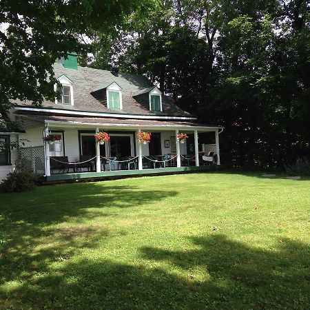 Auberge Les Blancs Moutons Saint-Laurent-de-l'ile d'Orleans Extérieur photo