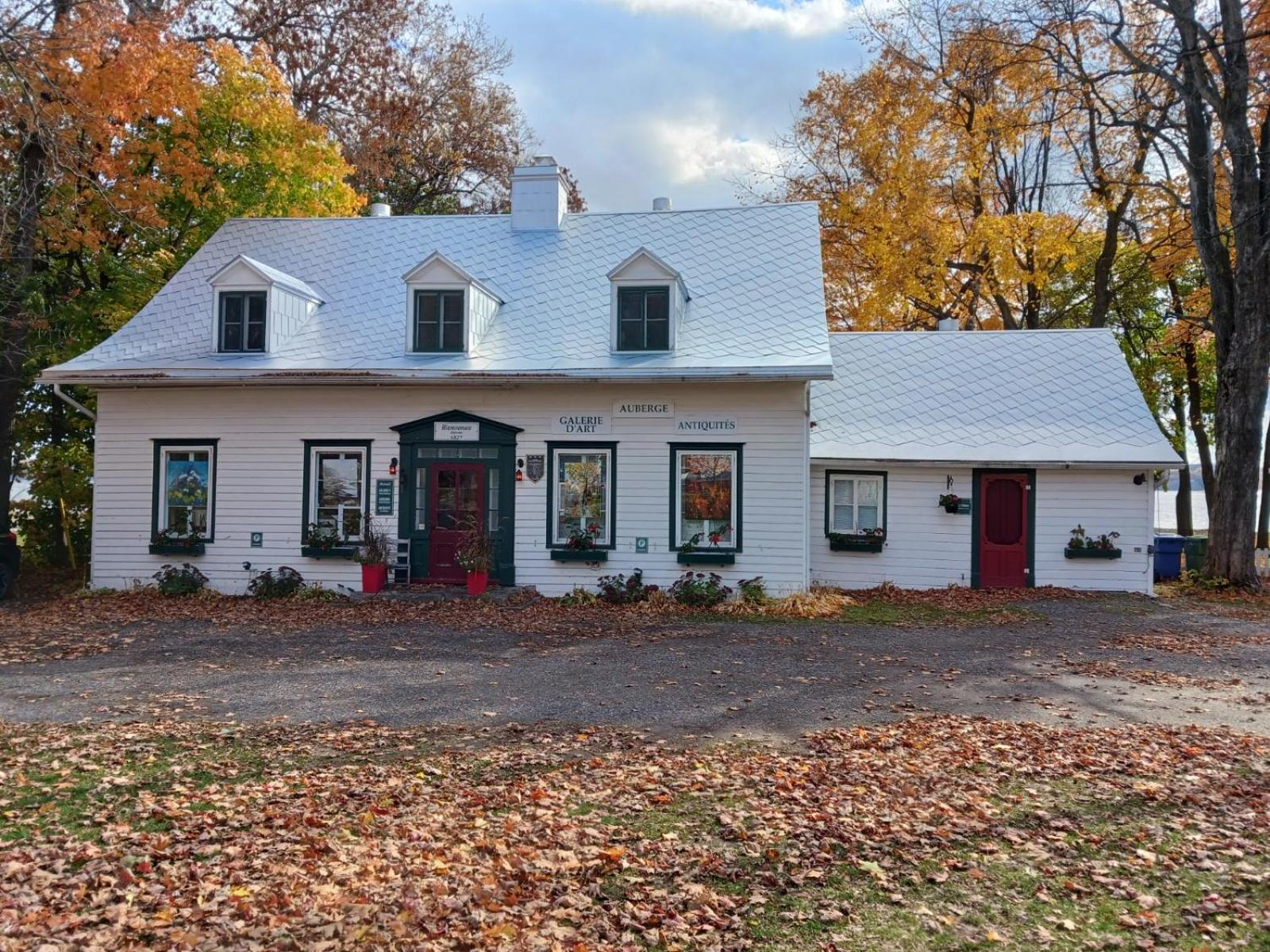 Auberge Les Blancs Moutons Saint-Laurent-de-l'ile d'Orleans Extérieur photo