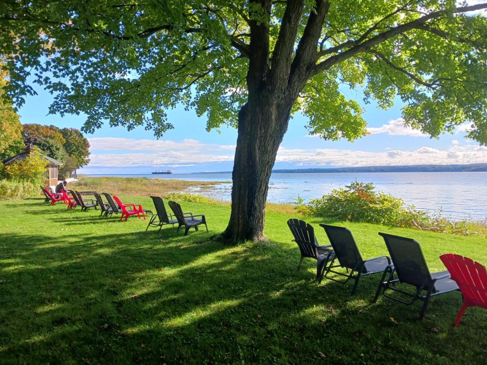 Auberge Les Blancs Moutons Saint-Laurent-de-l'ile d'Orleans Extérieur photo