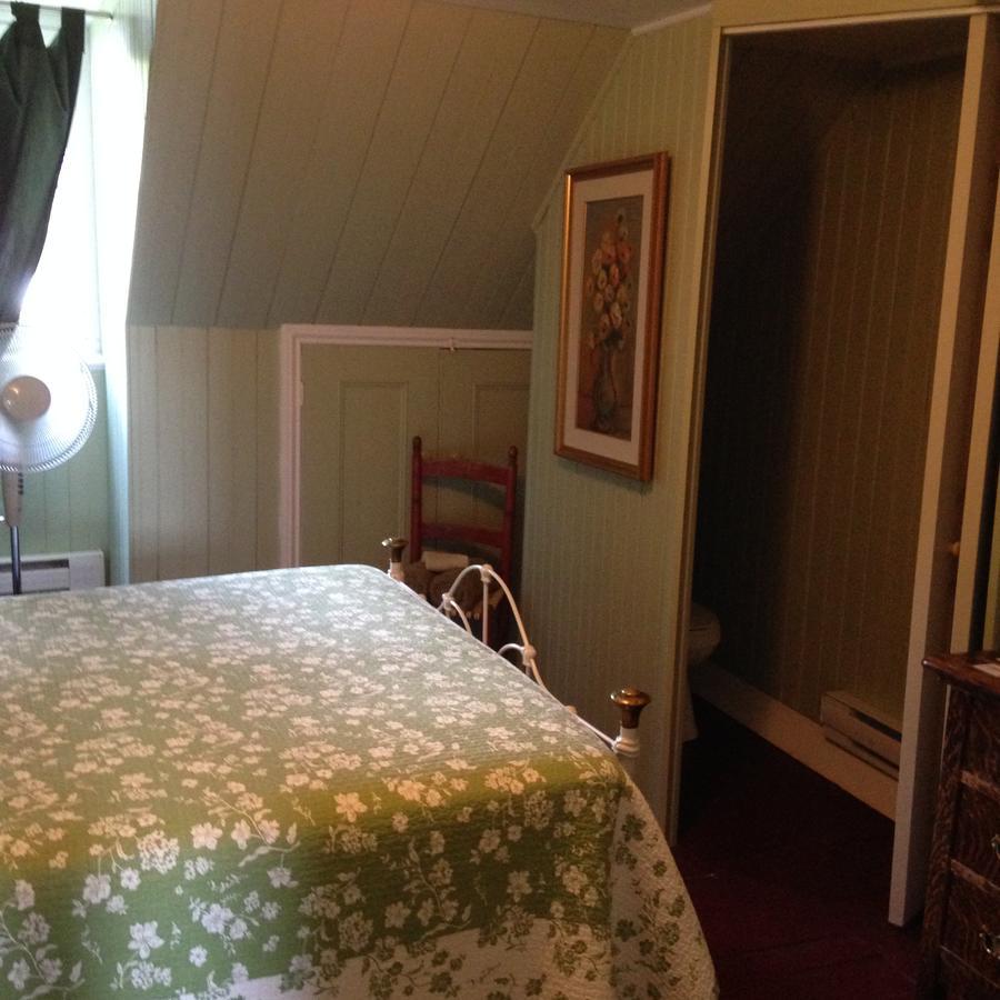 Auberge Les Blancs Moutons Saint-Laurent-de-l'ile d'Orleans Extérieur photo