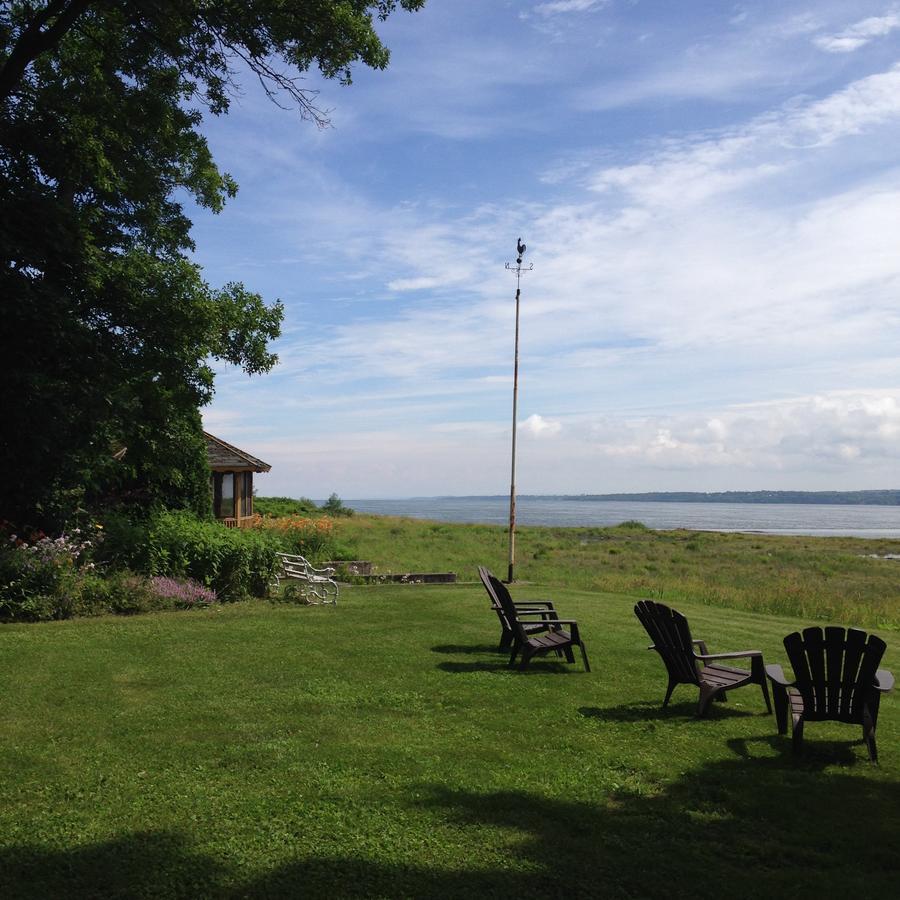 Auberge Les Blancs Moutons Saint-Laurent-de-l'ile d'Orleans Extérieur photo
