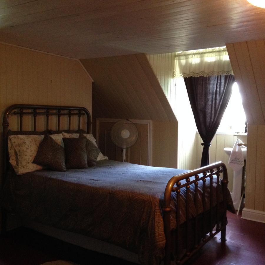 Auberge Les Blancs Moutons Saint-Laurent-de-l'ile d'Orleans Extérieur photo