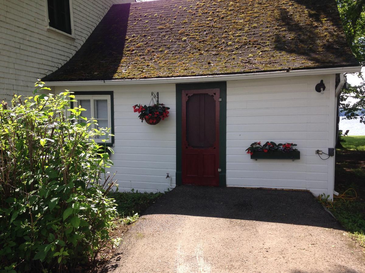 Auberge Les Blancs Moutons Saint-Laurent-de-l'ile d'Orleans Extérieur photo