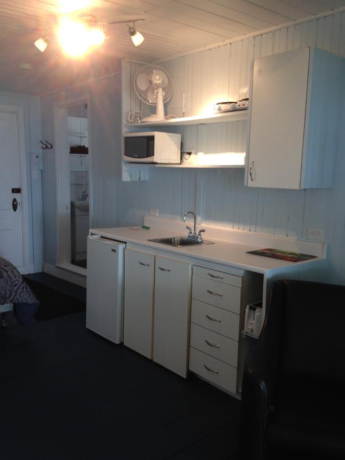 Auberge Les Blancs Moutons Saint-Laurent-de-l'ile d'Orleans Extérieur photo